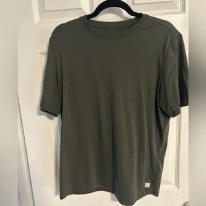 Vuori Men's Short Sleeve Tee in Forest Green